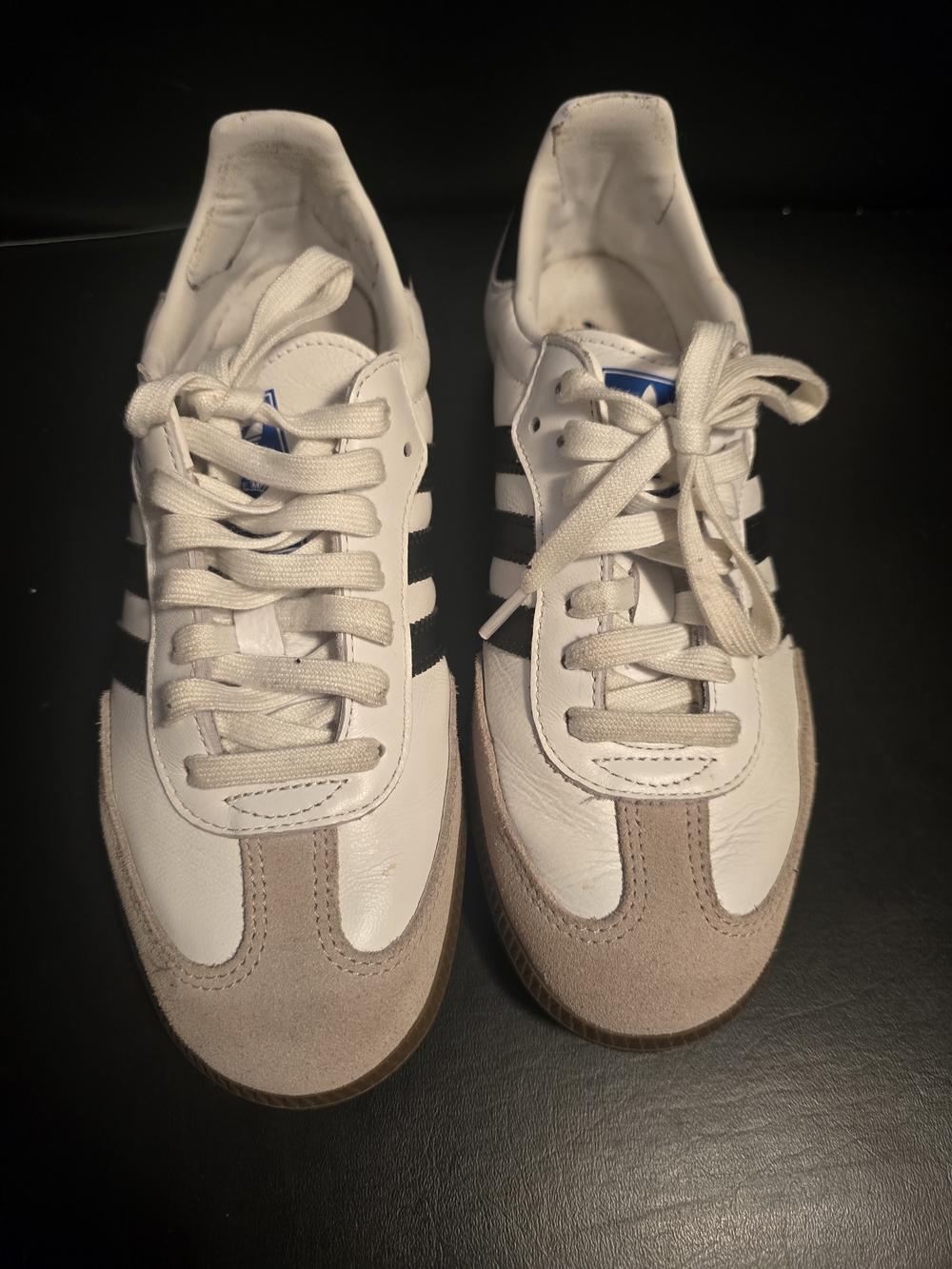 Adidas Womens Samba Classic Sneakers in White and Black. Size 7.5